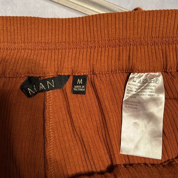 Iman 2 piece rust set, pants ribbed wide leg, size medium, top has some bling - Picture 8 of 8
